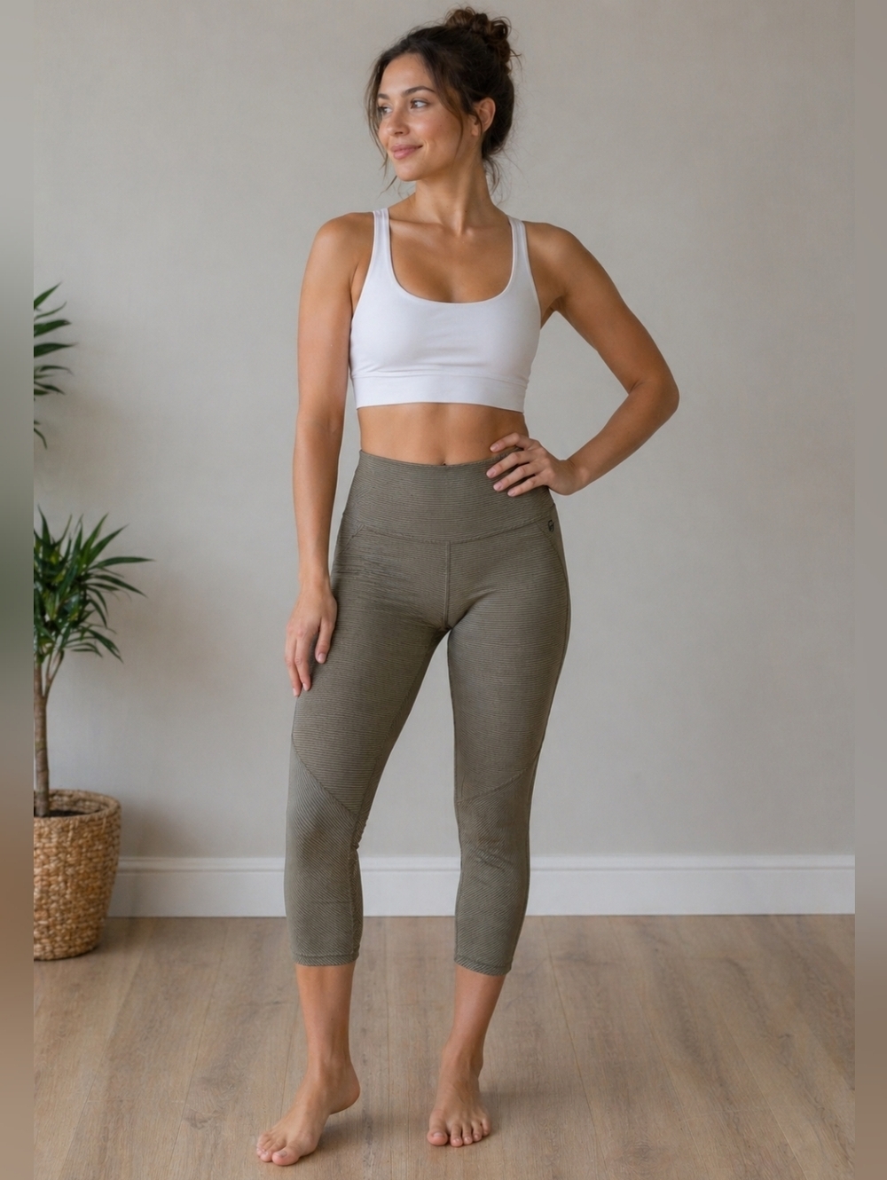 Good American Olive Green High-Waist Cropped Leggings